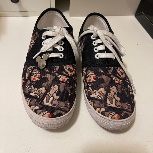 The Bradford Exchange Trevor Carlton 2014 Disney Mickey Mouse Sneakers - Picture 2 of 12